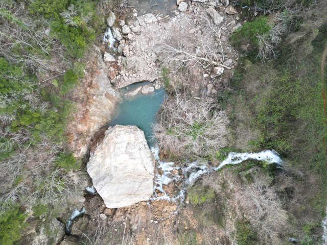 Depremle yarılan Amanos dağında doğal göletler oluştu