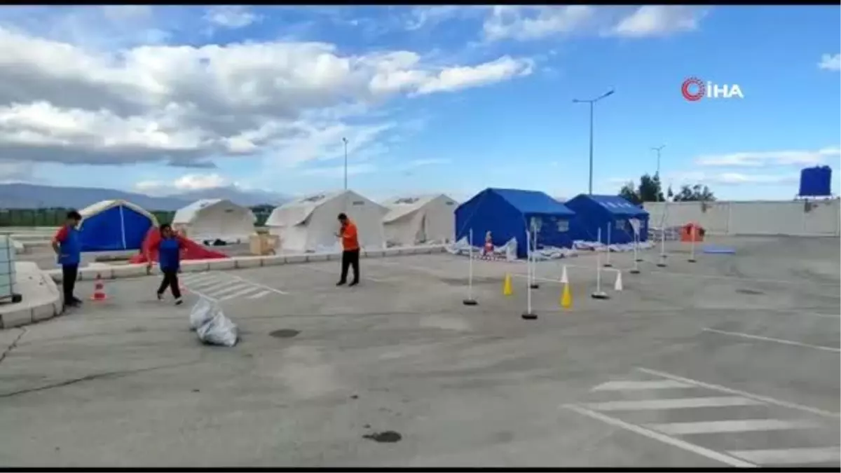 Depremzede gençler sınavlara çadırkentte kurulan parkurda hazırlanıyor