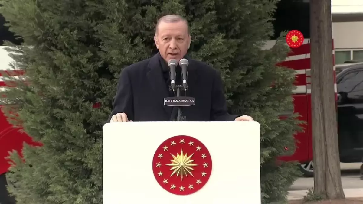 Cumhurbaşkanı Erdoğan: "Deprem canımızı yakmış olabilir bu felaket mücadele azmimizi başarma irademizi Türkiye Yüzyılı\'nı gerçekleştirme...