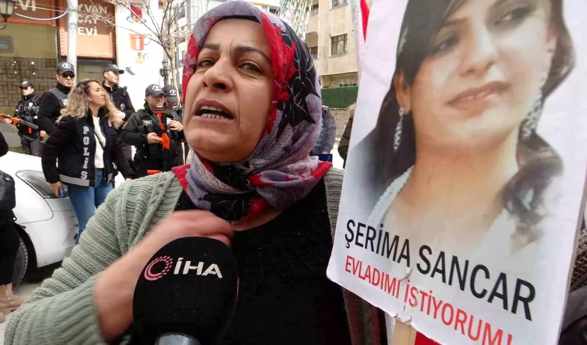 Evlat nöbetindeki anne: "Artık evlatlarımızı CHP\'den de isteyeceğiz"