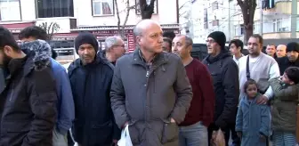 İstanbul'da iftarın ilk gününde vatandaşlar pide kuyruğuna girdi