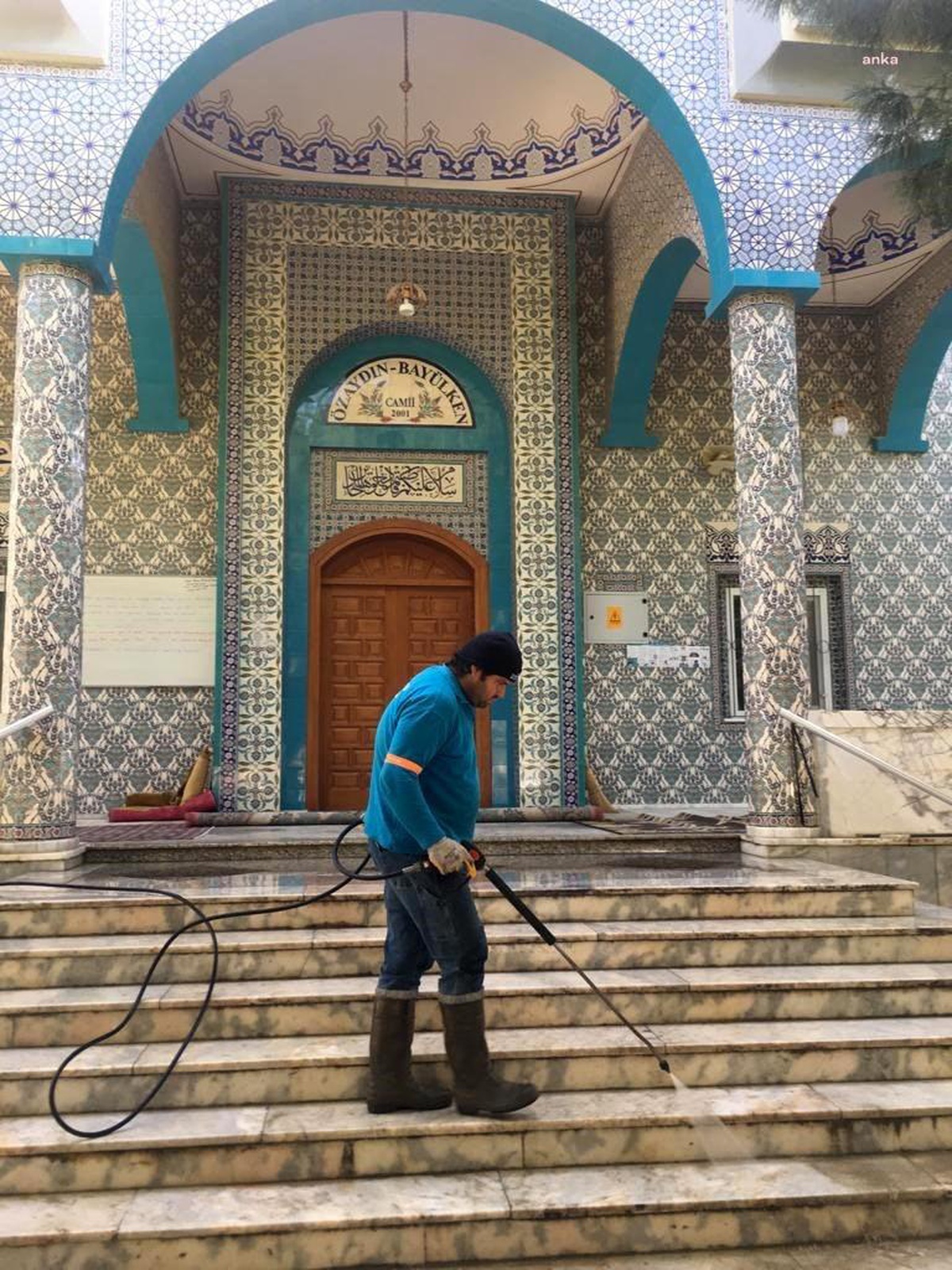 Kuşadası\'nda Camiler İbadete Hazır