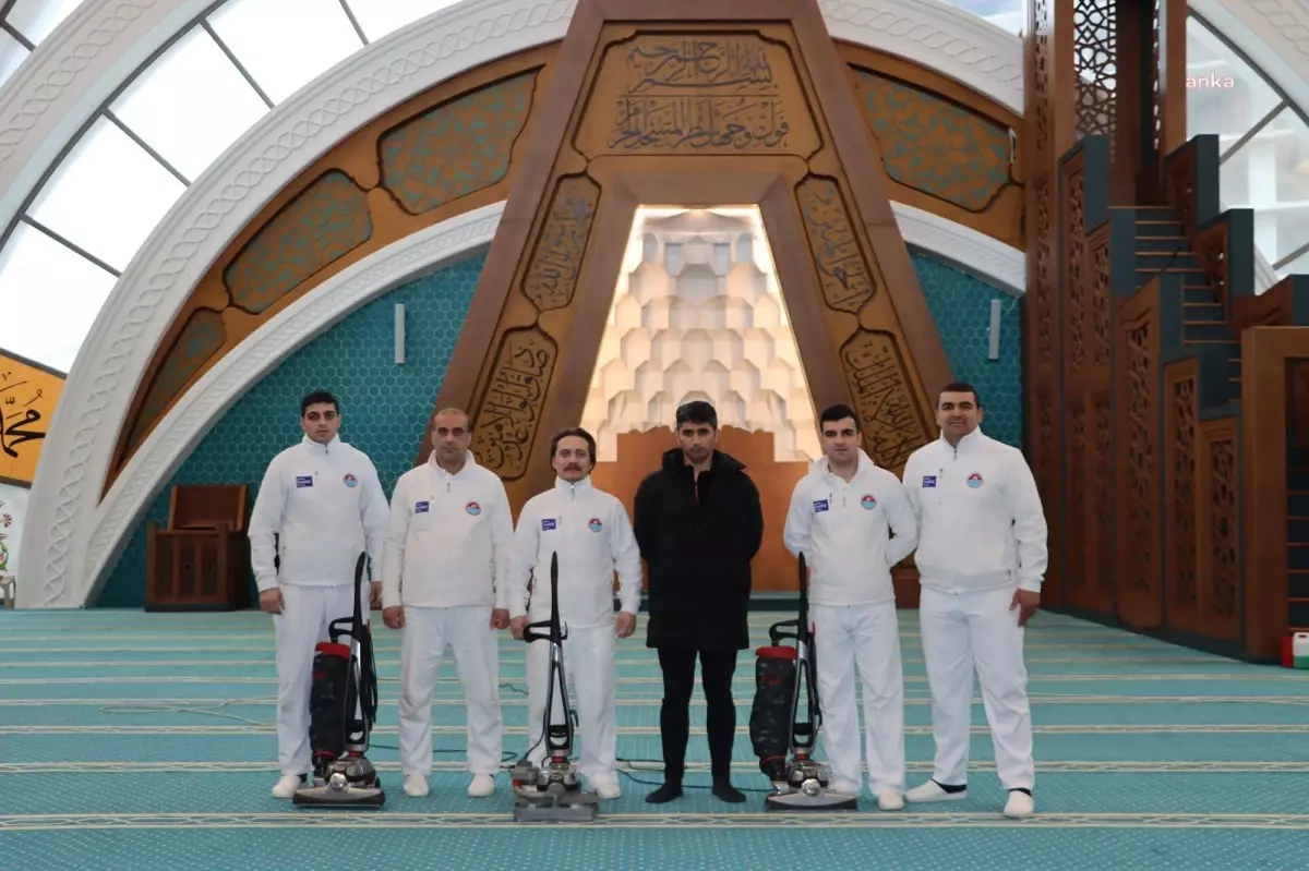 Maltepe Belediyesi Ekipleri İbadethanelerde Ramazan Temizliğini Tamamladı