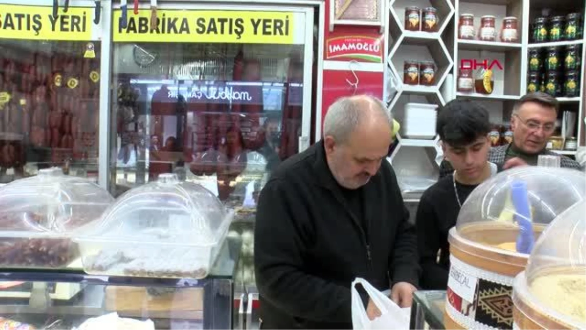 RAMAZAN\'IN VAZGEÇİLMEZİ SUCUK İÇİ SOFRALARI SÜSLÜYOR