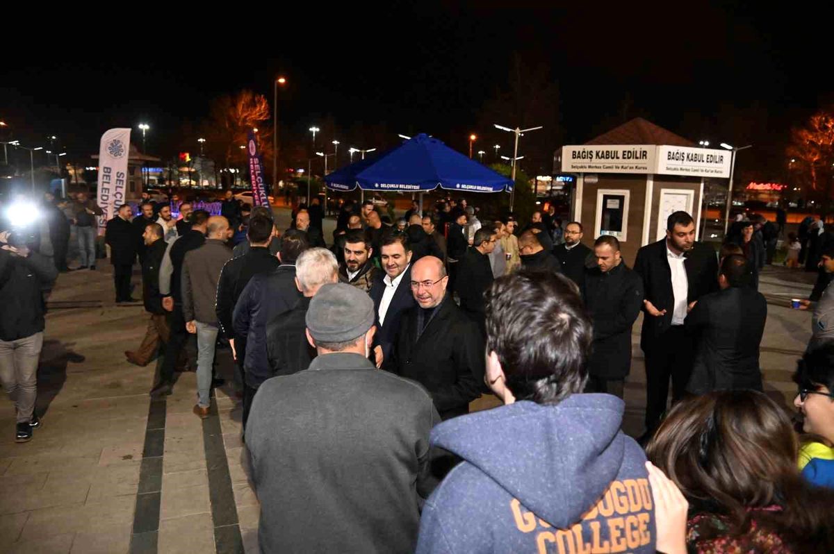Selçuklu\'da ilk teravih coşkusu yaşandı