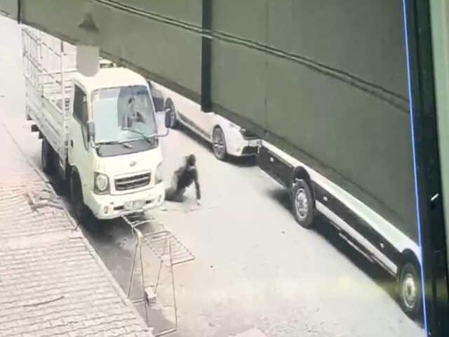 Sultangazi'de annesine ziyarete gitti, çıkışta silahlı saldırıya uğradı