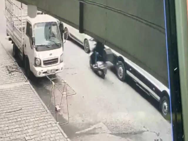 Sultangazi'de annesine ziyarete gitti, çıkışta silahlı saldırıya uğradı