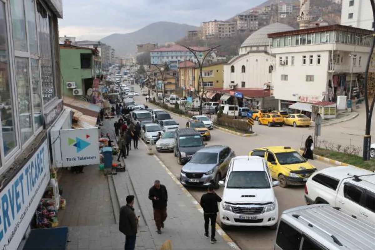 TÜRKİYE\'DE İLK İFTAR ŞEMDİNLİ\'DE YAPILDI