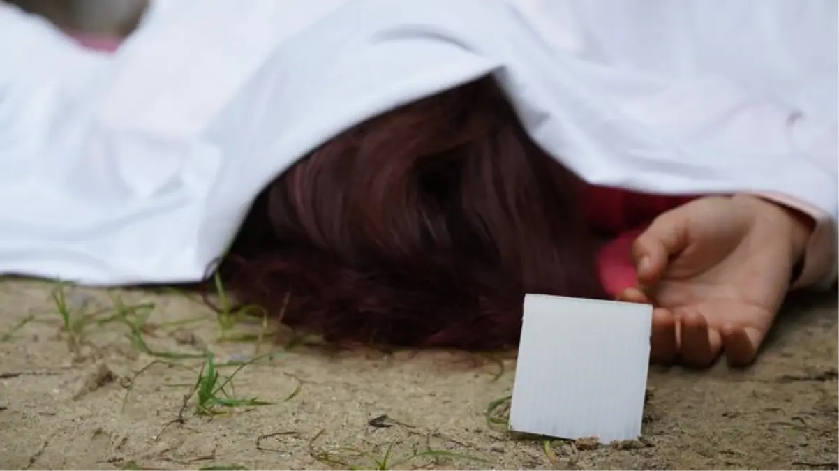 Yaşlı çift, av tüfeğiyle vurulmuş halde ölü bulundu