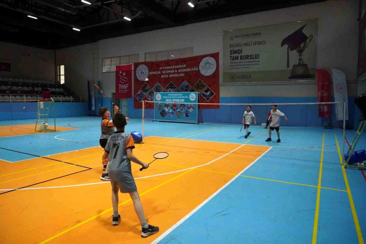 Afyonkarahisar\'da Badminton müsabakaları sona erdi