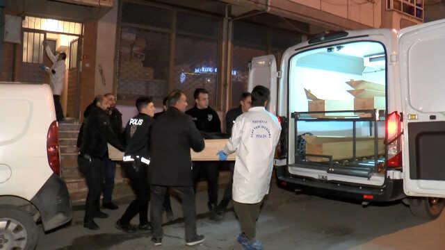 BAHÇELİEVLER'DE BİRLİKTE YAŞADIĞI KADINI TAŞLA ÖLDÜRÜP BUZDOLABINA KOYDU