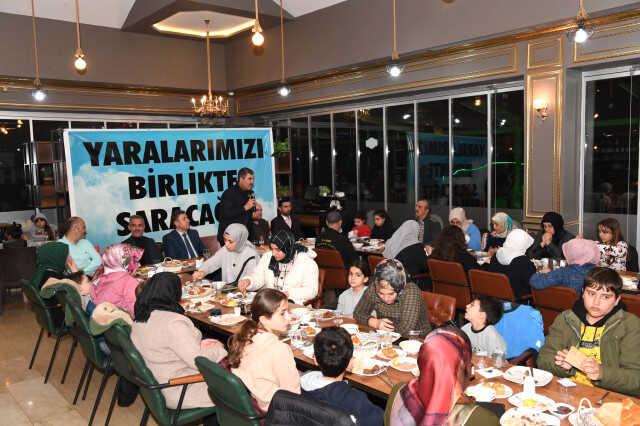 Başkan Asya, ilk iftarı depremzedelerle birlikte yaptı Başkan Asya, ilk iftarı depremzedelerle birlikte yaptı