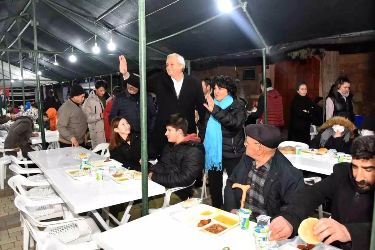 Başkan Bakkalcıoğlu Ramazan ayının ilk orucunu iftar çadırında açtı