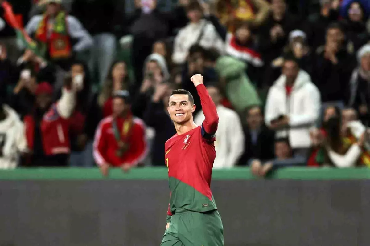 Cristiano Ronaldo\'dan yeni dünya rekoru