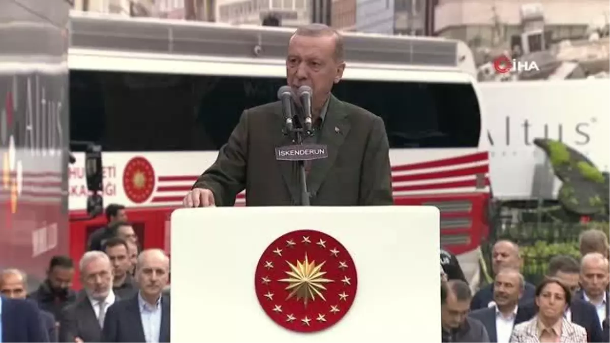 Cumhurbaşkanı Erdoğan: "Kentsel dönüşüm, 14 Mayıs seçimlerinde ülkeyi yeniden yönetme sorumluluğunu üstlendiğimizde hükümet programının ilk maddesini...