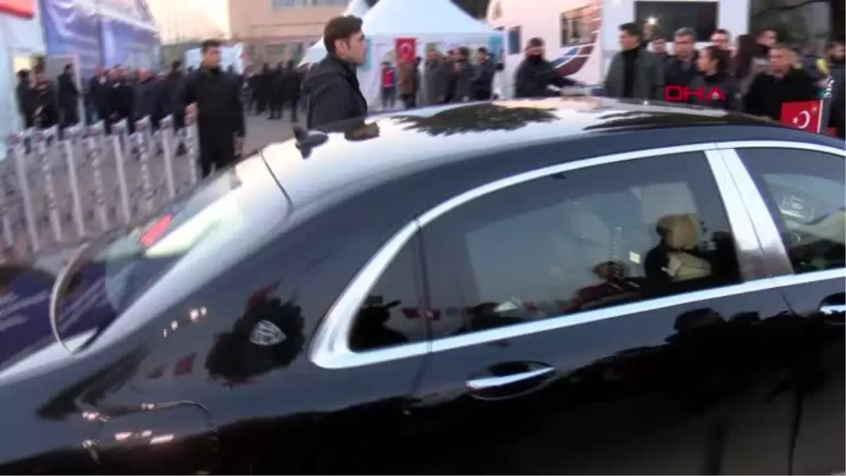 ERDOĞAN, DEPREMZEDELERLE BİRLİKTE İFTAR YAPTI