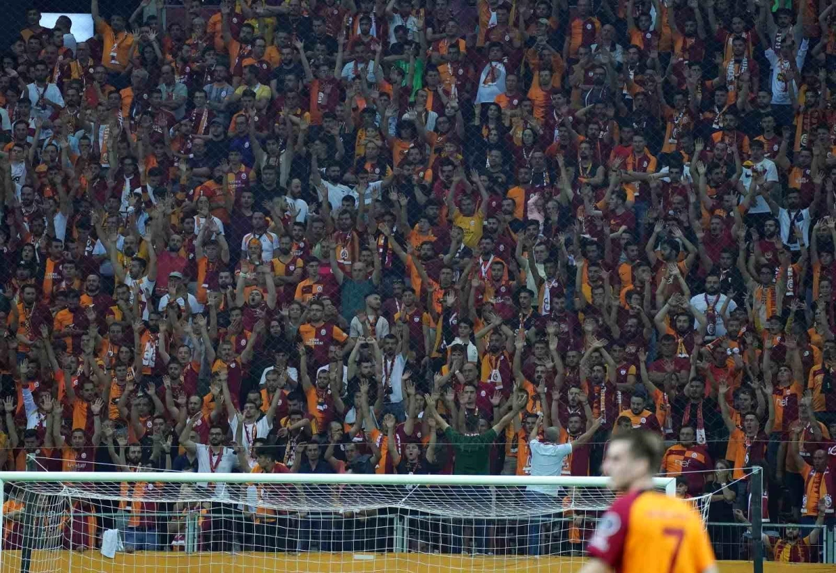 Galatasaray, Nef Stadyumu\'nda oynadığı maçlardaki taraftar sayılarını açıkladı