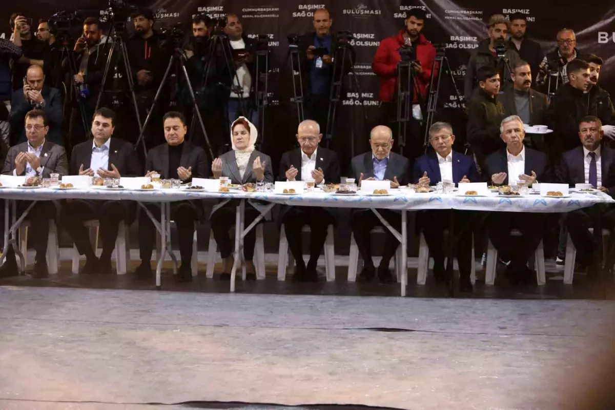 Kılıçdaroğlu\'na çadır kent ziyaretinde zor soru: "HDP\'ye de bakanlık verecek misiniz?"