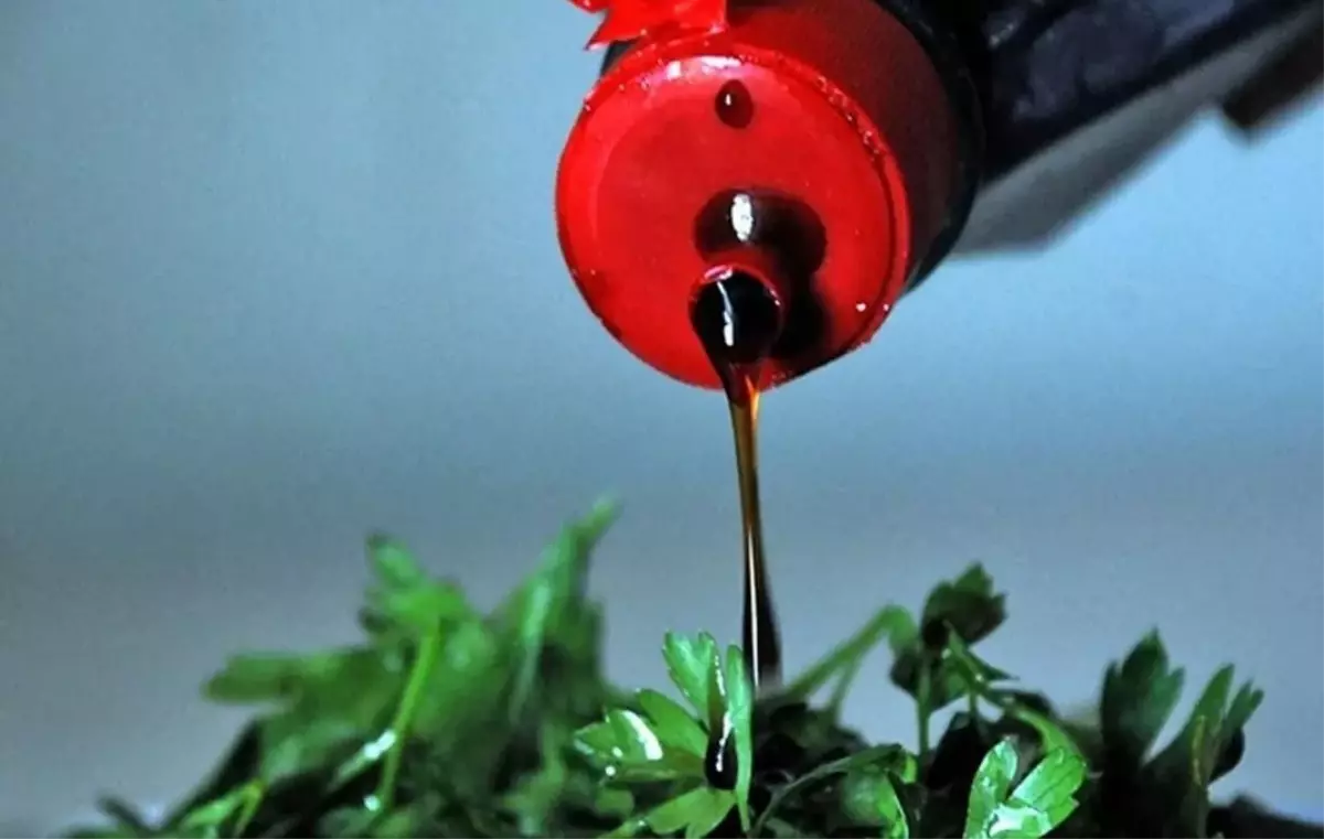 Nar ekşisi denerek pazarlanan narlı sosların satışına yasak getirildi