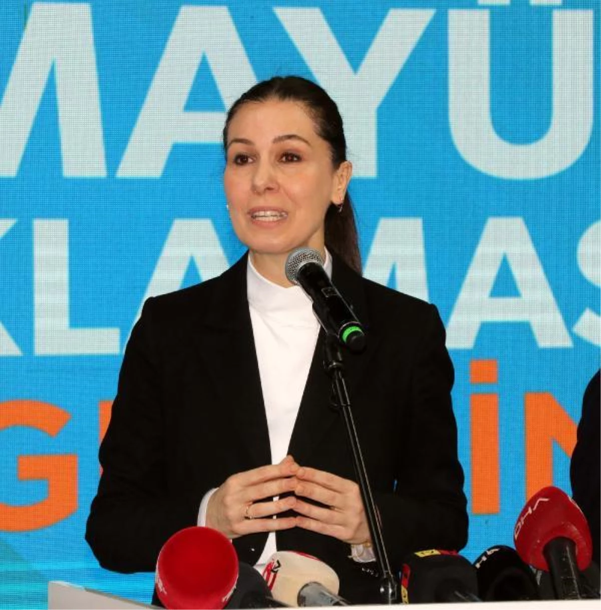 AK Partili Karaaslan: "Biz bu ülkenin meçhule gitmesine izin vermeyeceğiz"