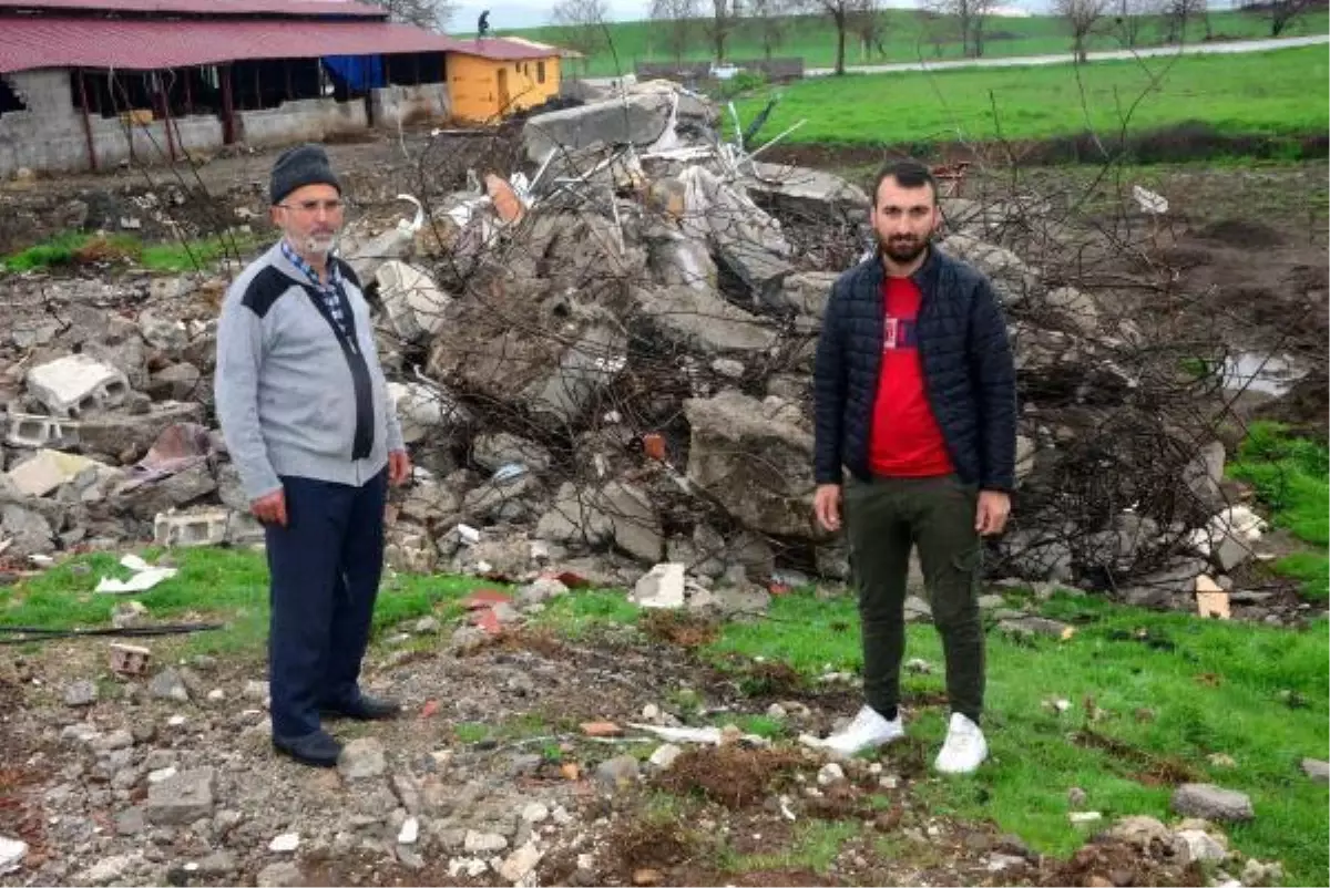 Depremin 47. günü geride kalırken, enkazdan sağ çıkan keçi herkesi şaşkına çevirdi