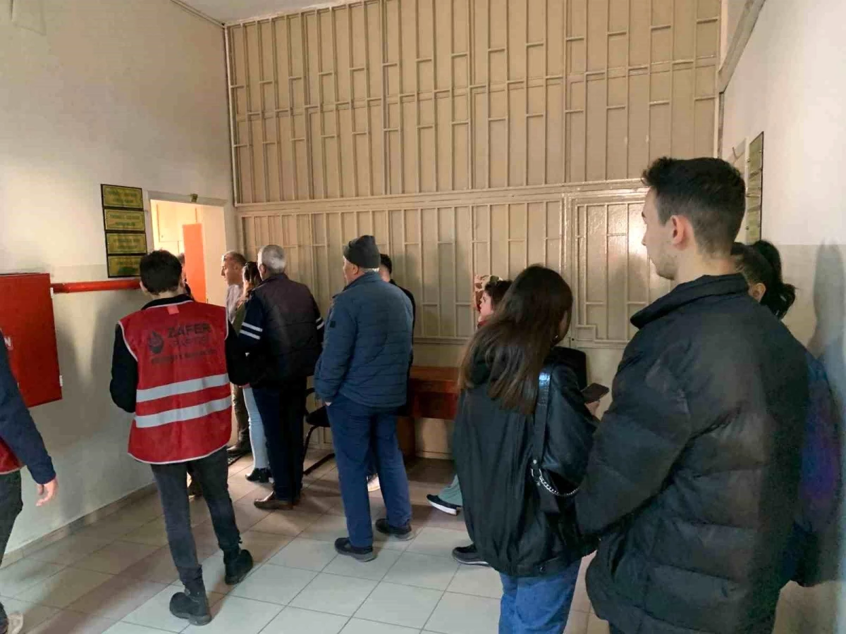 Eskişehir\'de seçim kurullarında imza yarışı sürüyor