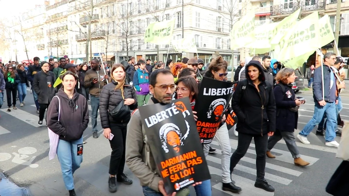 Fransa\'da göç yasası protesto edildi