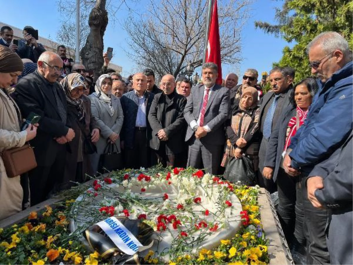 Muhsin Yazıcıoğlu 14. Ölüm Yıl Dönümünde Mezarı Başında Anıldı. Remzi Çayır: "Bu Ülke Asla ve Asla Faili Meçhuller Ülkesi Olmamalıdır"