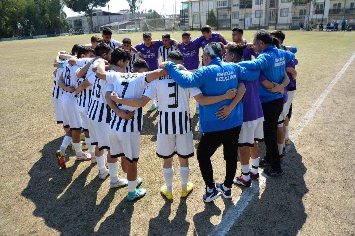 Nazilli Belediyespor U-19 takımı play-off bileti aldı