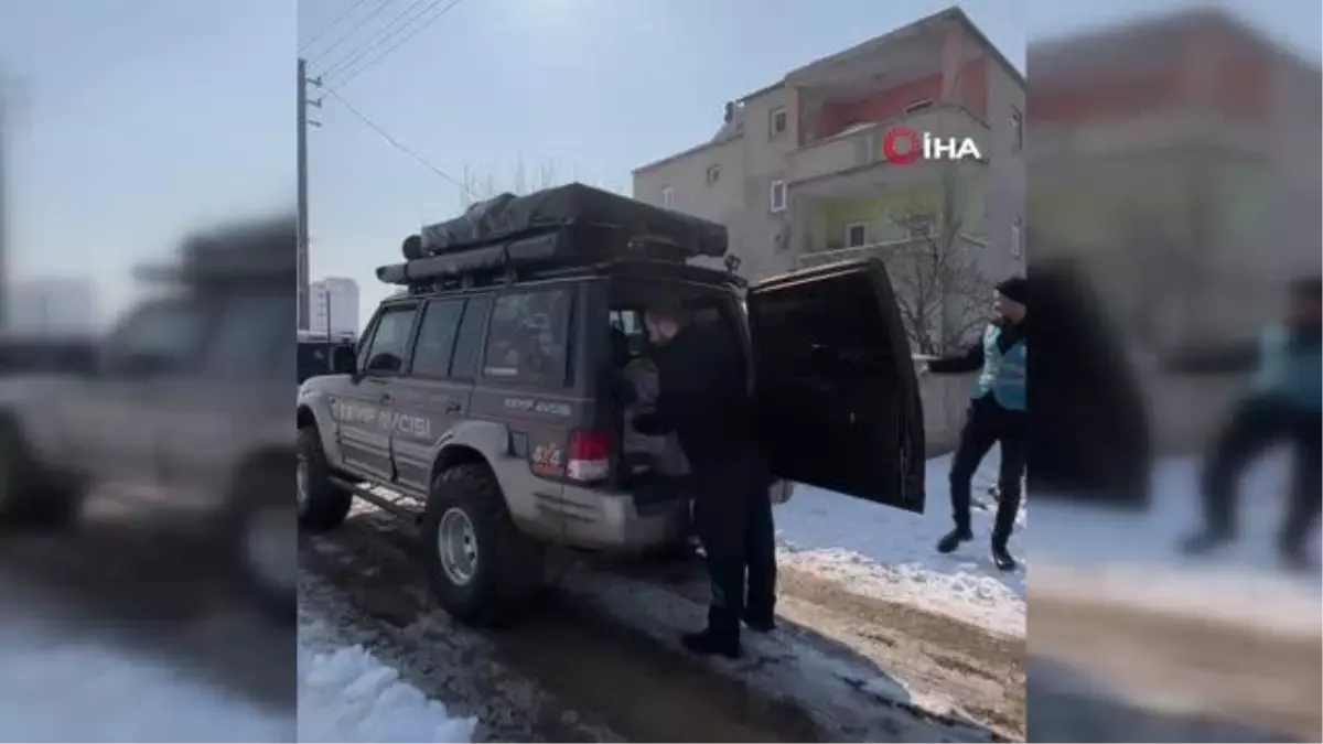 Off-road tutkunları marşa depremzedeler için bastı: Ulaşılamayan köylere yardım götürdü