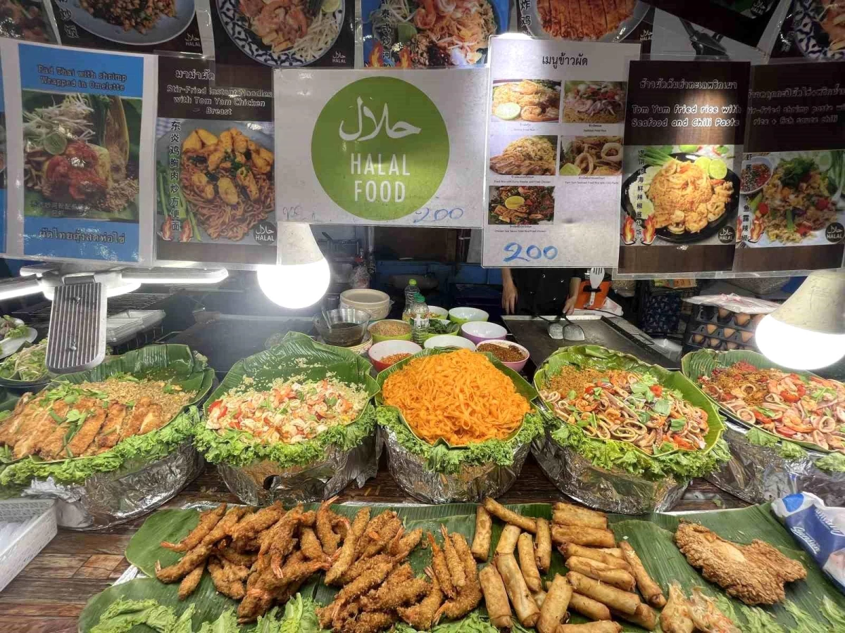 Tayland\'da Müslüman turistler için helal sertifikalı restoranlar