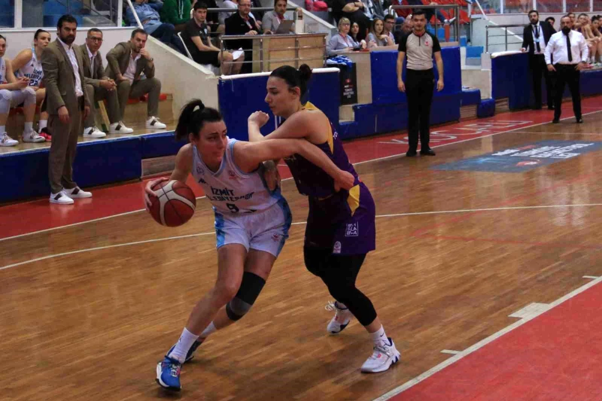 TKBL: İzmit Belediyespor: 71 Boğaziçi Basketbol: 85