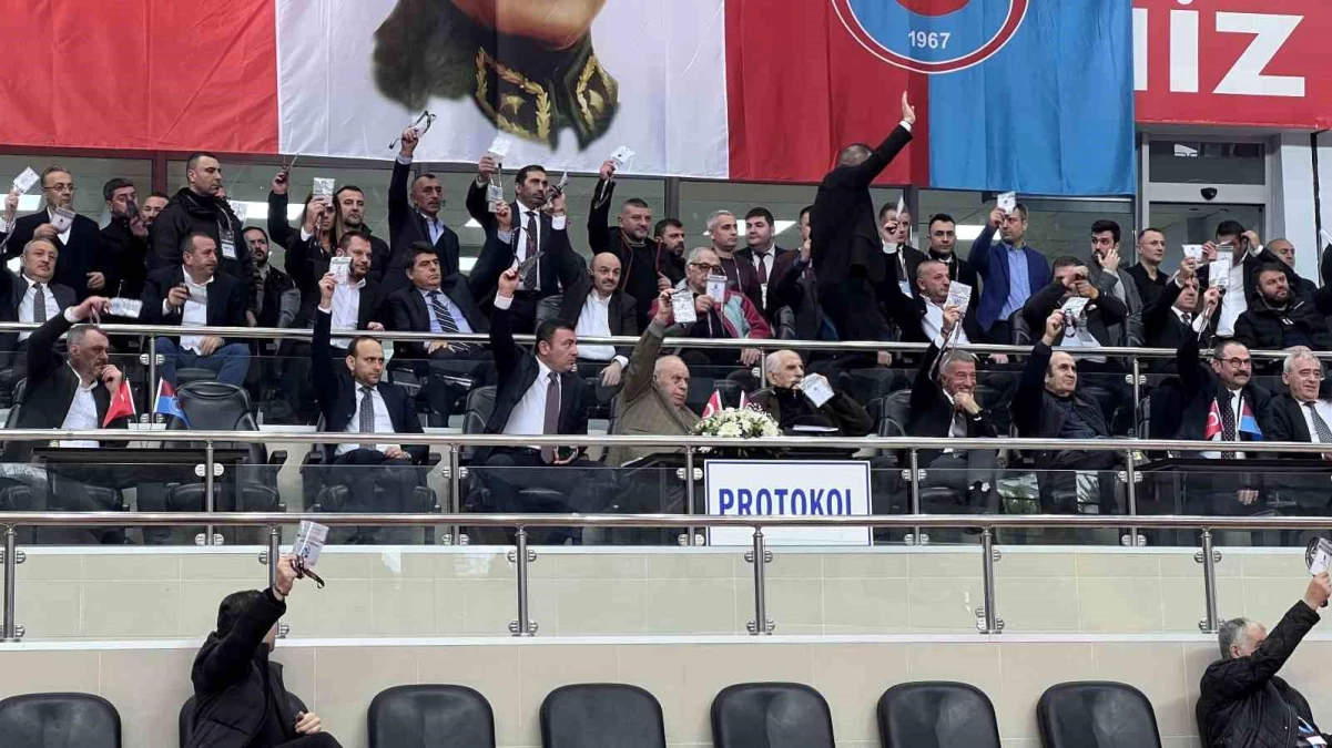 Trabzonspor\'da Ahmet Ağaoğlu ile yönetim kurulu mali ve idari yönden ibra edildi