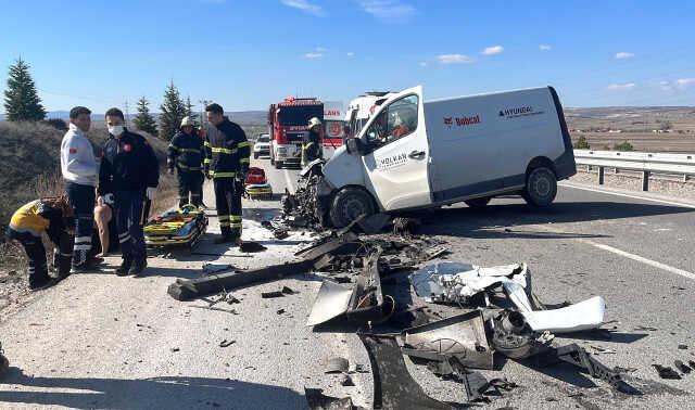 Yaptığı kazada arkadaşının öldüğünü duyan sürücüden sağlık ekiplerine: Elektro şok falan yapın