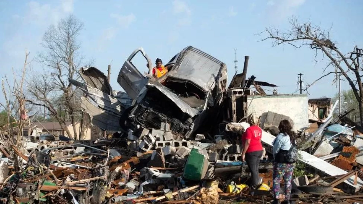 ABD\'nin Mississippi eyaletinde hortumlar en az 23 kişiyi öldürdü