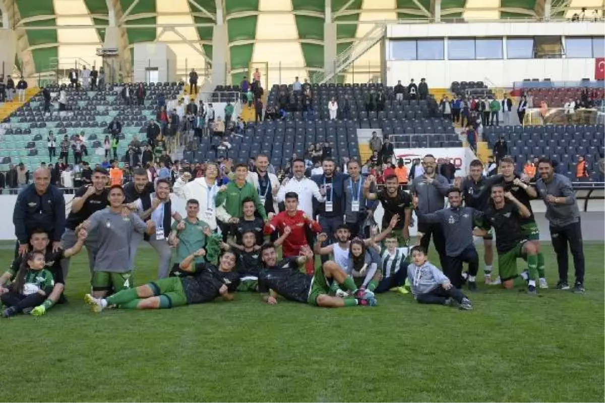 Akhisarspor\'a bahar geldi