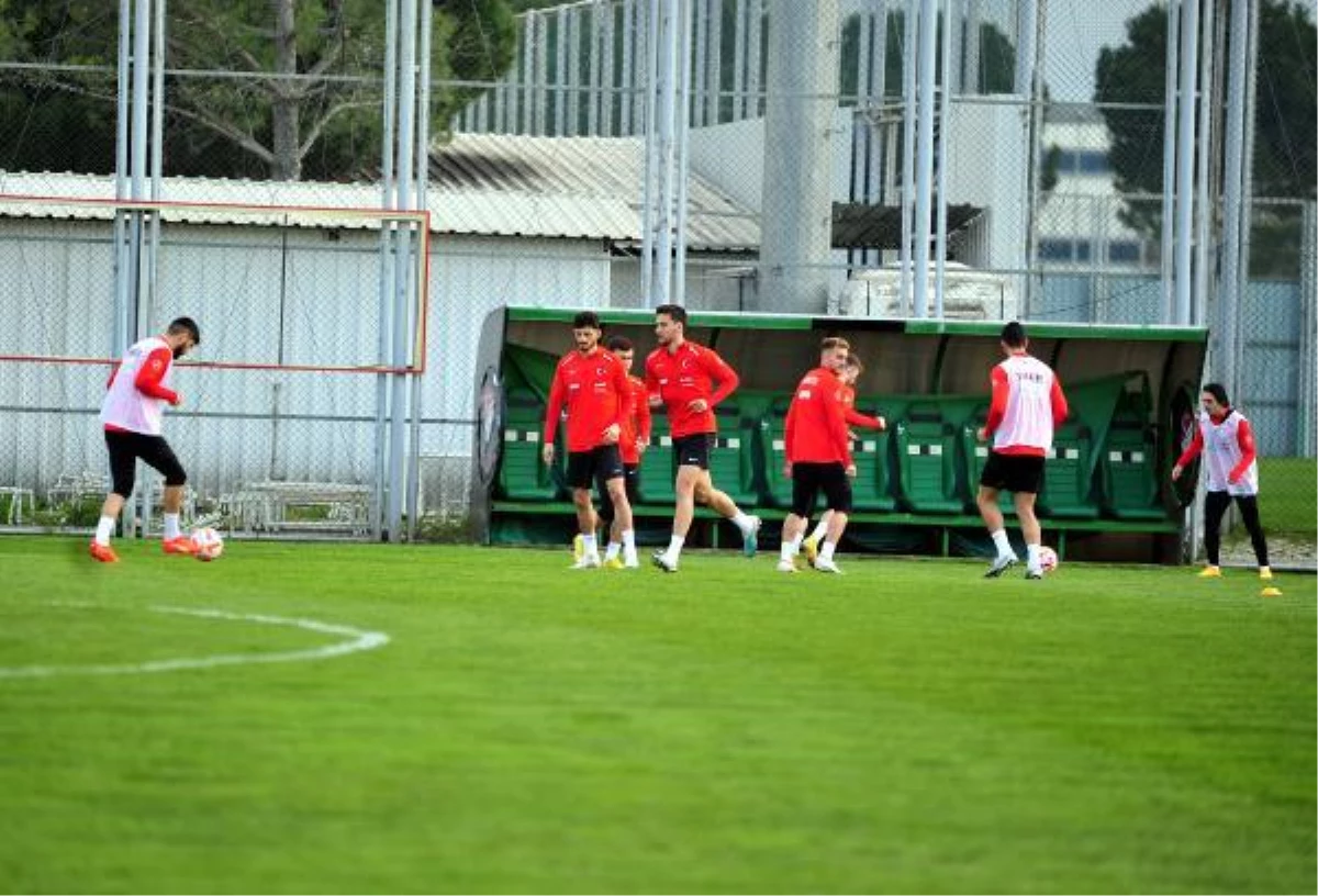 A Milli Futbol Takımı, Hırvatistan maçının hazırlıklarını Bursa\'da sürdürdü