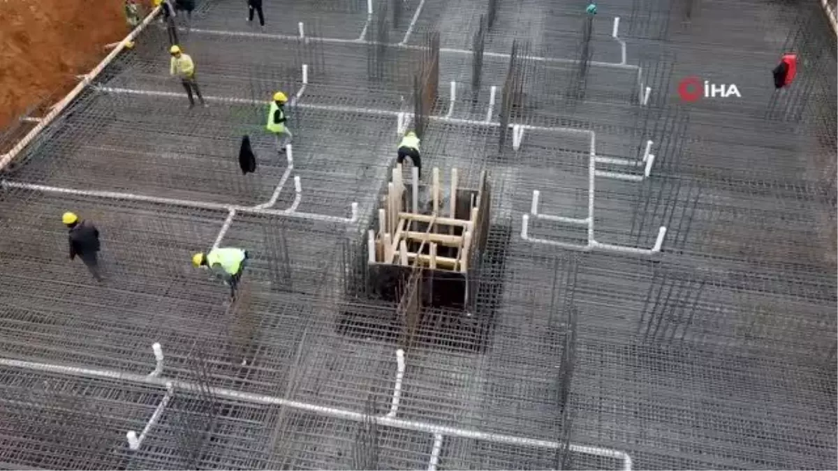 Bakan Murat Kurum: 'Deprem bölgesinde şu ana kadar 53 bin 830 konutumuzun yapım sürecini başlattık'