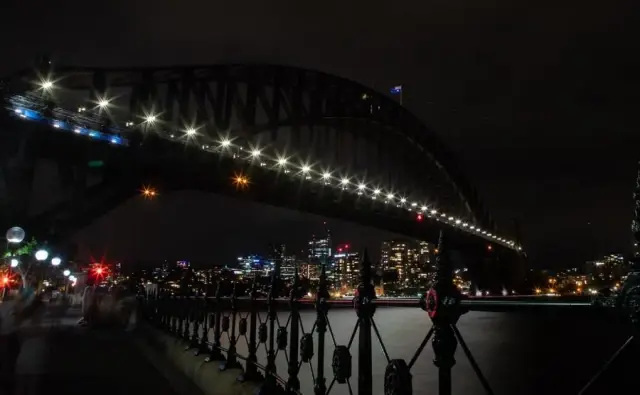 Dünyadaki Simgesel Yapılar Dünya Saati Etkinliği Kapsamında Karanlığa Gömüldü