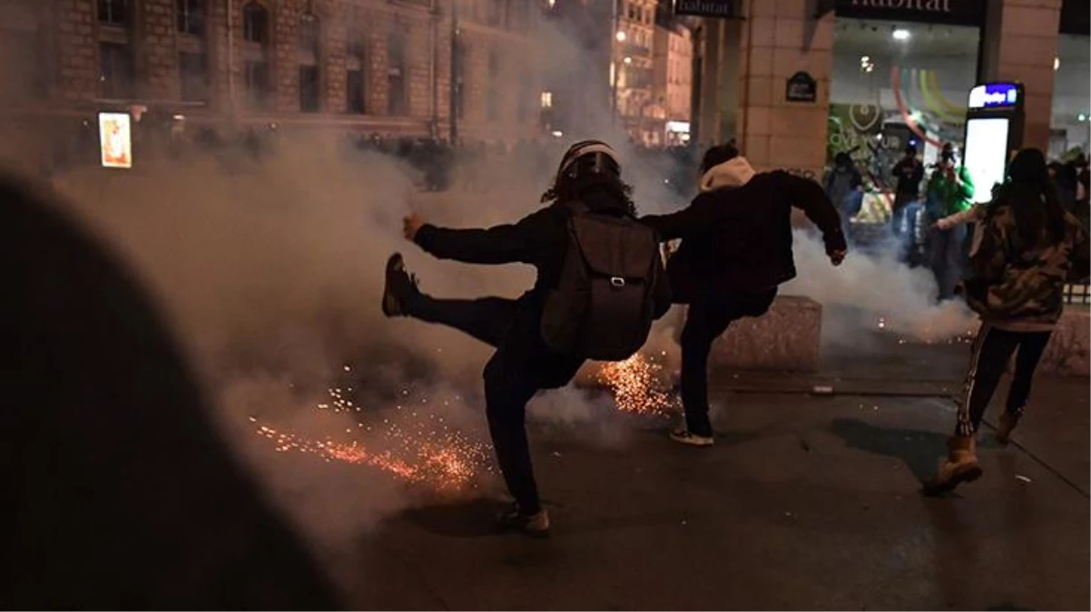 Protestoların günden güne şiddetlendiği Fransa\'da bakanlara ilginç talimat: Ortalıkta görünmeyin