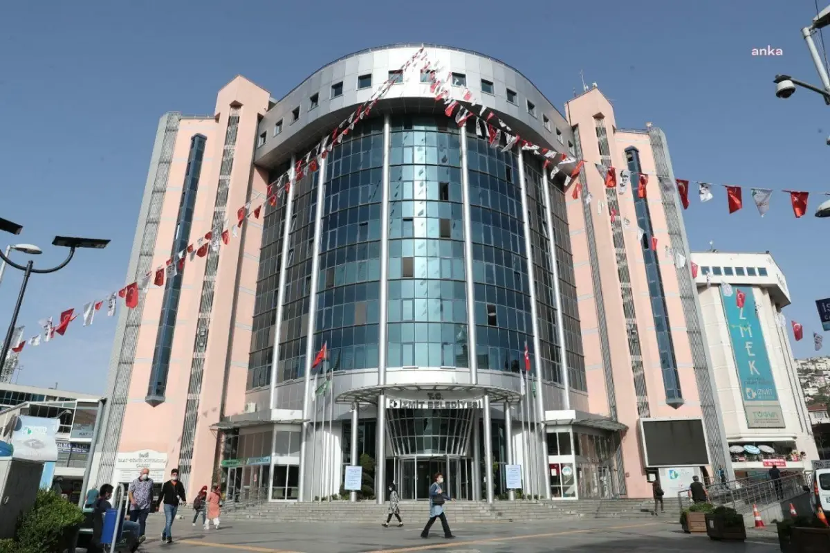 İzmit Belediyesi, Parapet ve Asfalt Yapım İşi İhalelerine Çıkıyor