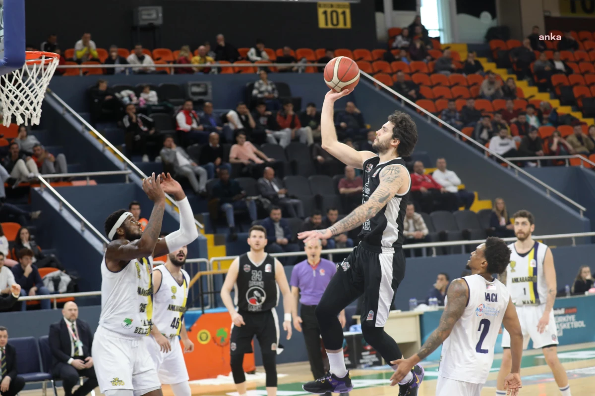 Mersin Büyükşehir Erkek Basketbol Takımı Zirvedeki Yerini Koruyor