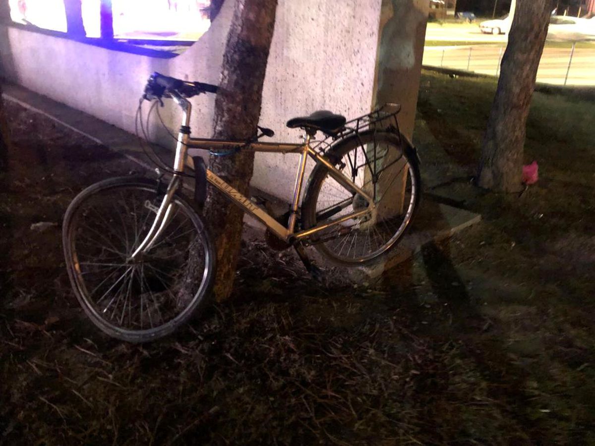 Otomobilin çarptığı bisikletli yaralandı