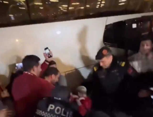 Yürekler ağza geldi! Icardi'yi ağız üstü yere düşürdüler