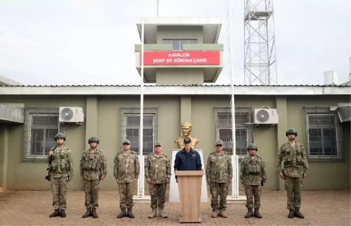 Bakan Akar: Deprem sonrası 60 bin Suriyeli, gönüllü döndü