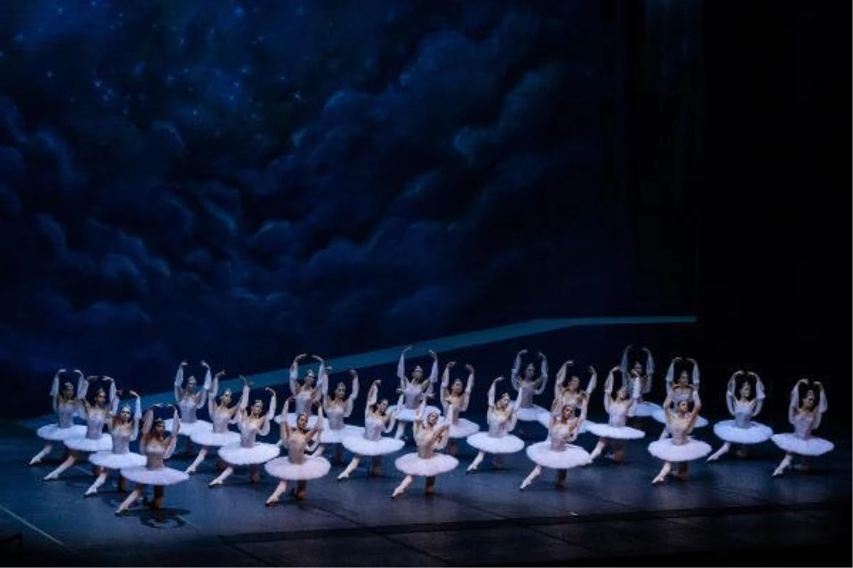"Bale Gala Minkus Gecesi" Süreyya Opera Sahnesi\'nde
