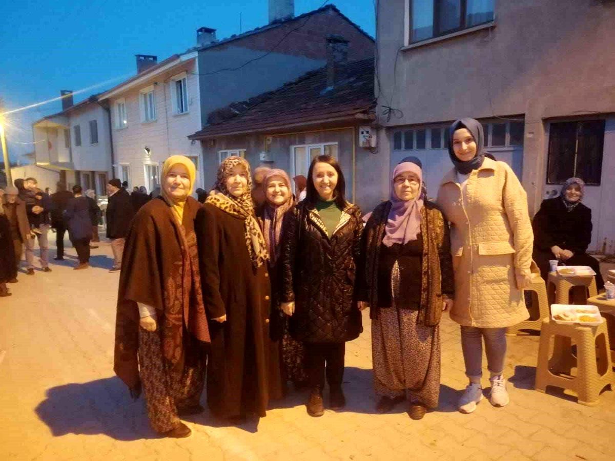 Başkan Tekin, vatandaşların düzenlediği iftar programına katıldı