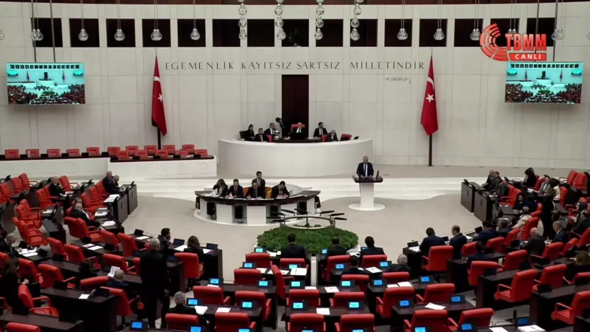 CHP\'nin "Afad ve Kızılay Tarafından Toplanan Bağışların Nerelerde Kullanıldığının Araştırılması" Önerisi AKP ve MHP\'li Milletvekillerinin Oylarıyla...