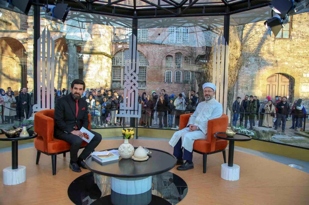 Diyanet İşleri Başkanı Erbaş, TRT 1\'de "Ramazan Sevinci" programına katıldı