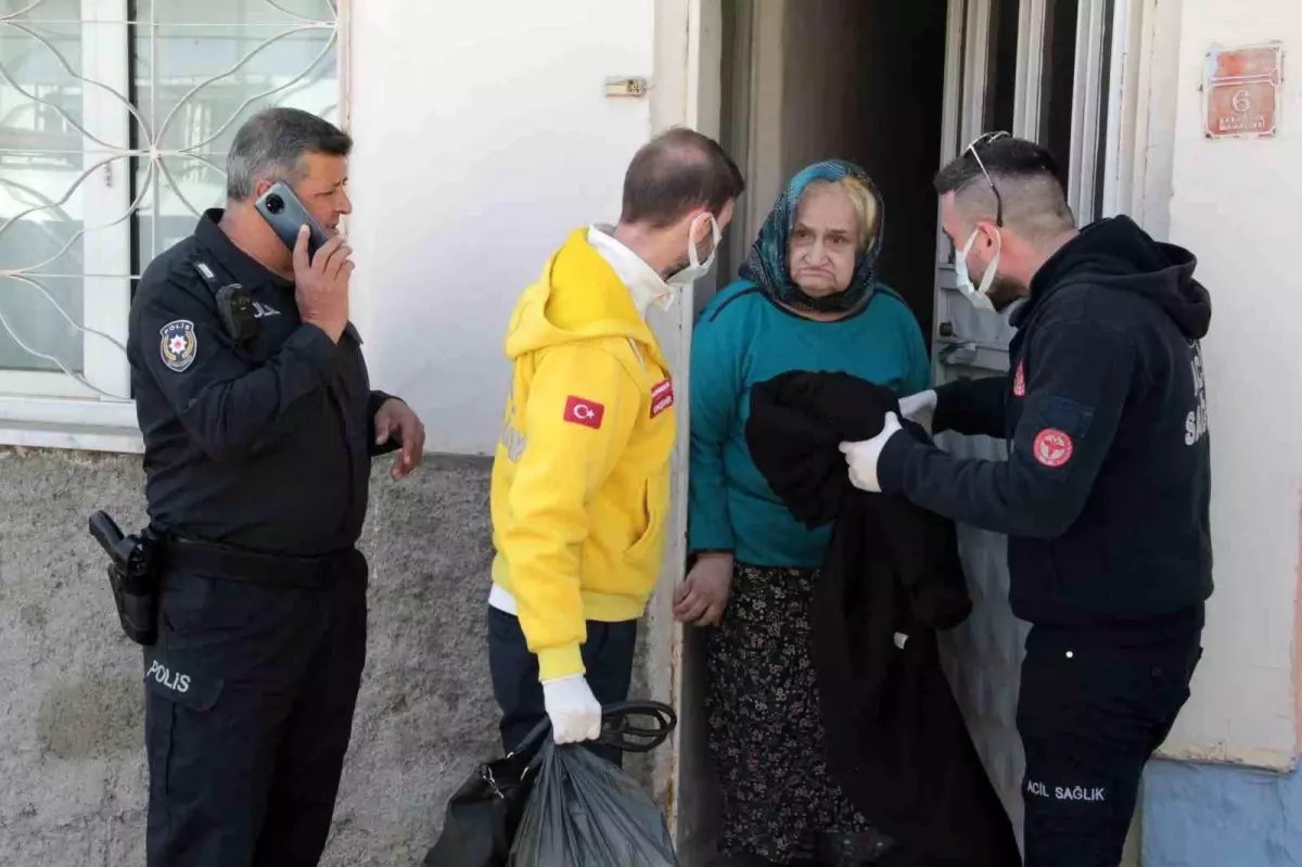 Eskişehir\'de çöp evde yaşayan kadın: "Ben sağlık istemiyorum, ölmek istiyorum"